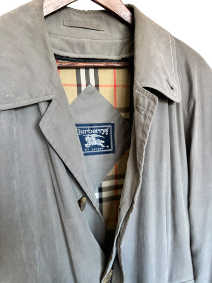 Vintage Burberry Men's R40 Double-Breasted Long Trench - MD/LG